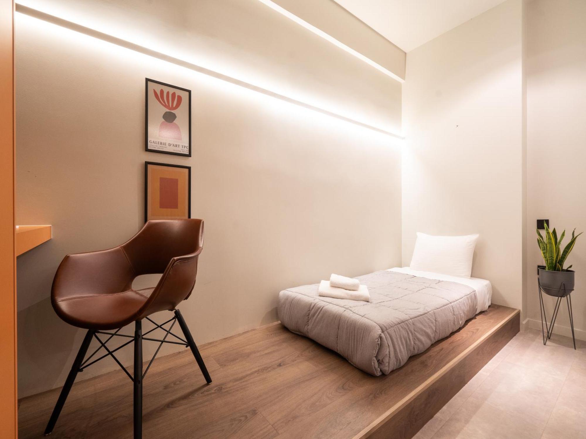A Place 4U No6 - City Escape With Balcony Lounge & Open Living Space أثينا المظهر الخارجي الصورة