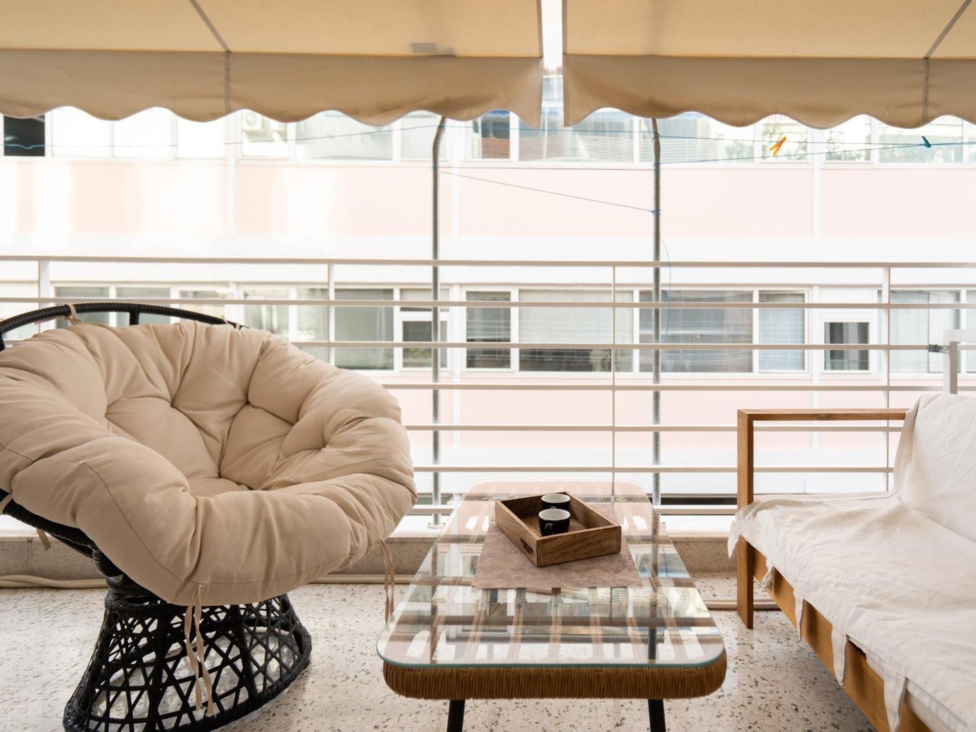 A Place 4U No6 - City Escape With Balcony Lounge & Open Living Space أثينا المظهر الخارجي الصورة